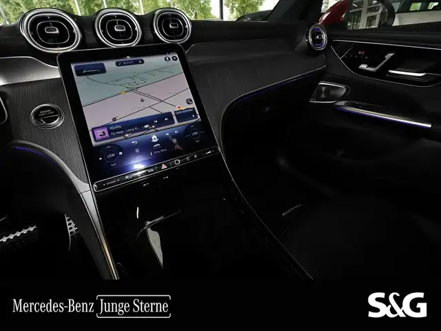 Mercedes-Benz GLC view 12