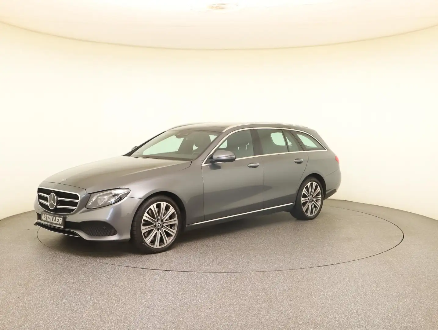 Mercedes-Benz E 400 T d 4M Avantgarde 2x Comand+Sitzklim+Distr Grau - 2