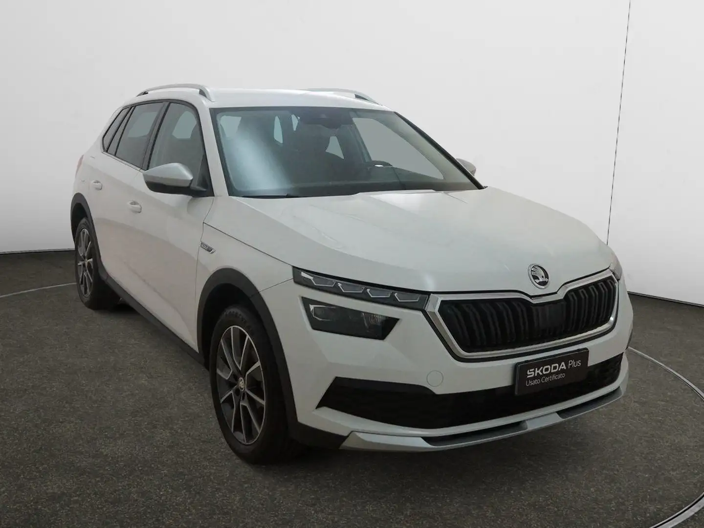 Skoda Kamiq 1.0 TSI 110 CV DSG ScoutLine Blanc - 1