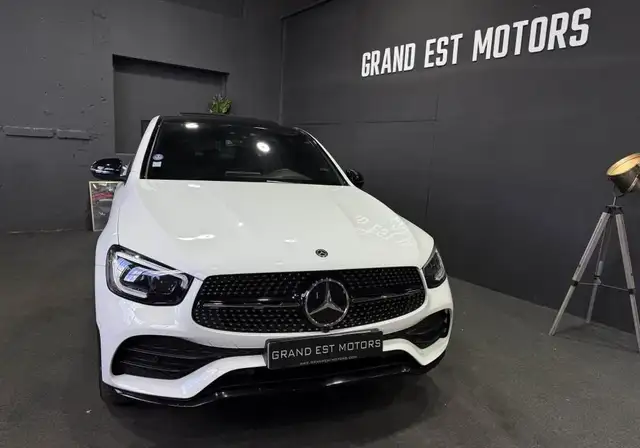 Mercedes-Benz GLC view 2