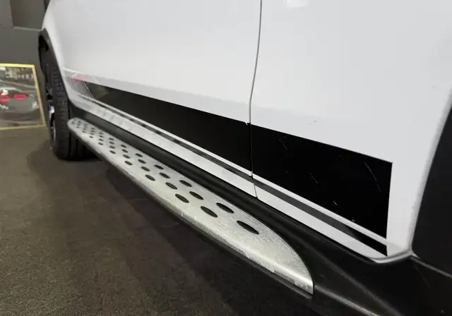 Mercedes-Benz GLC view 10