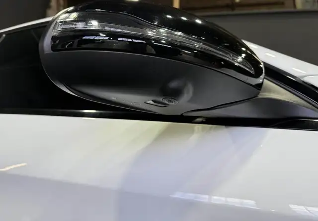 Mercedes-Benz GLC view 13
