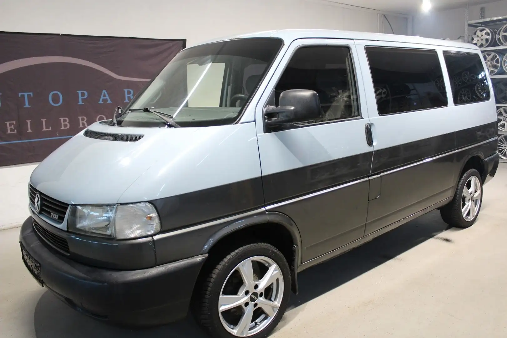 Volkswagen T4 Caravelle *DIESEL*KLIMA*ABS*WASCHBECKEN*TÜV Bílá - 1