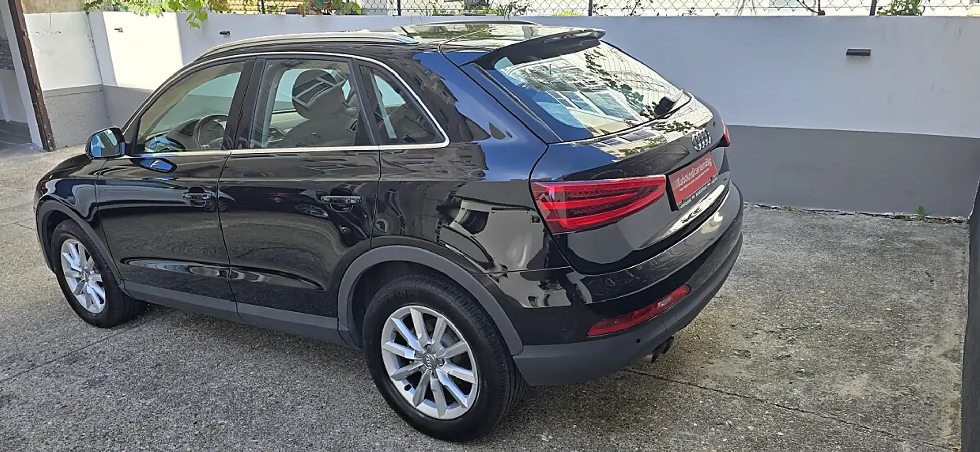 Audi Q3 2,0 TDI DPF Schwarz - 2