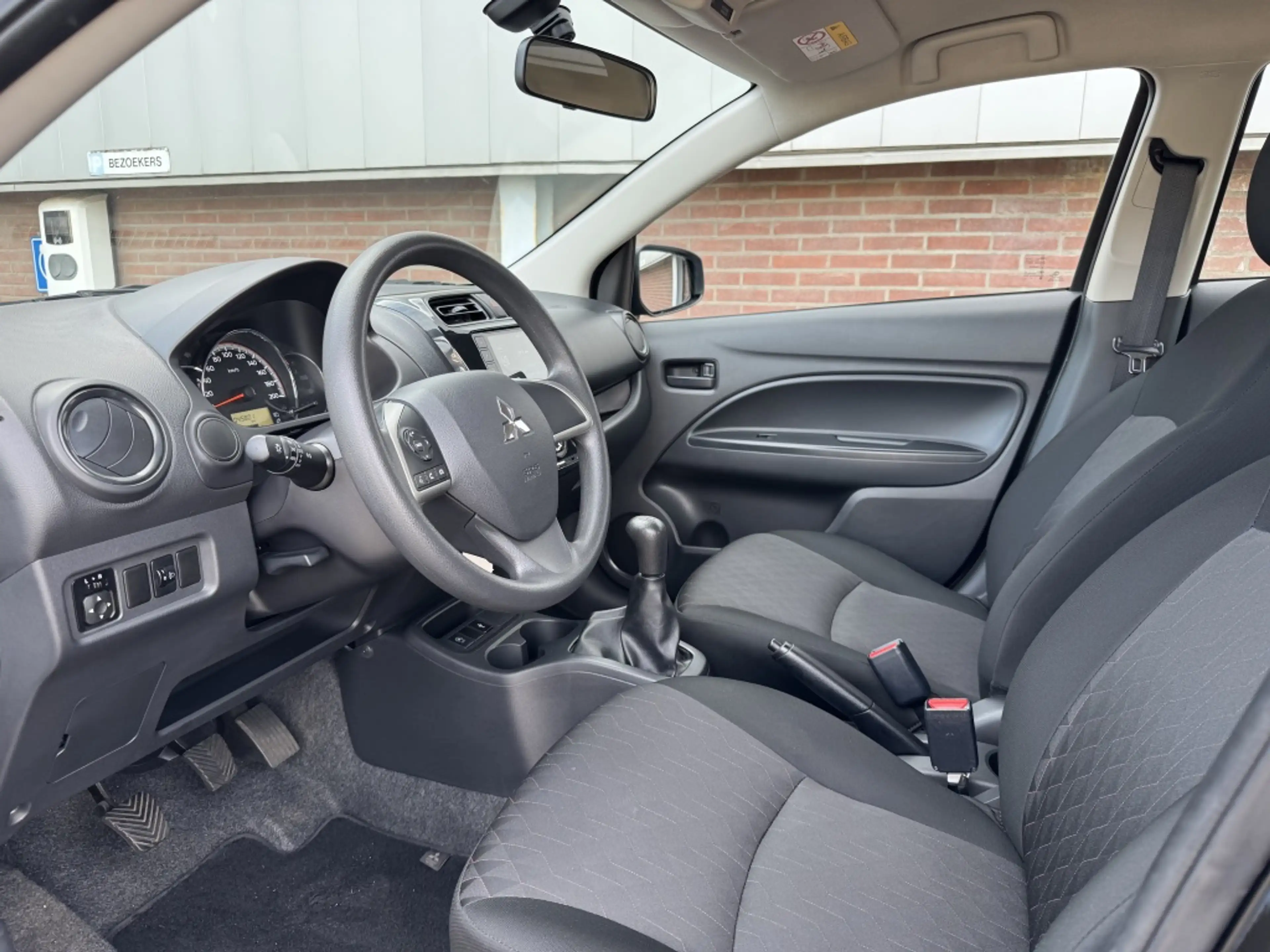 Mitsubishi Space Star 1.2 Connect+ — photo 14
