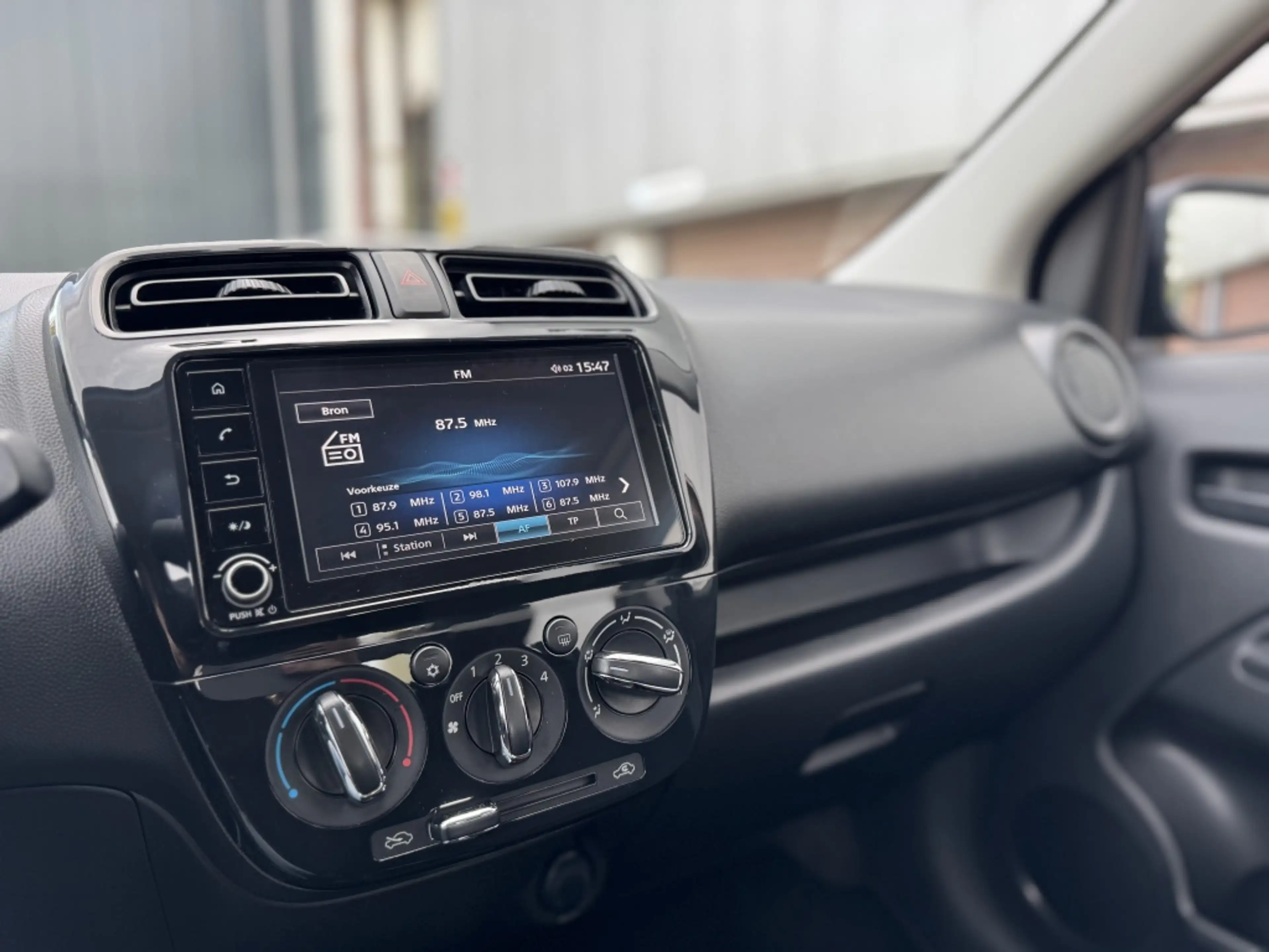 Mitsubishi Space Star 1.2 Connect+ — photo 16