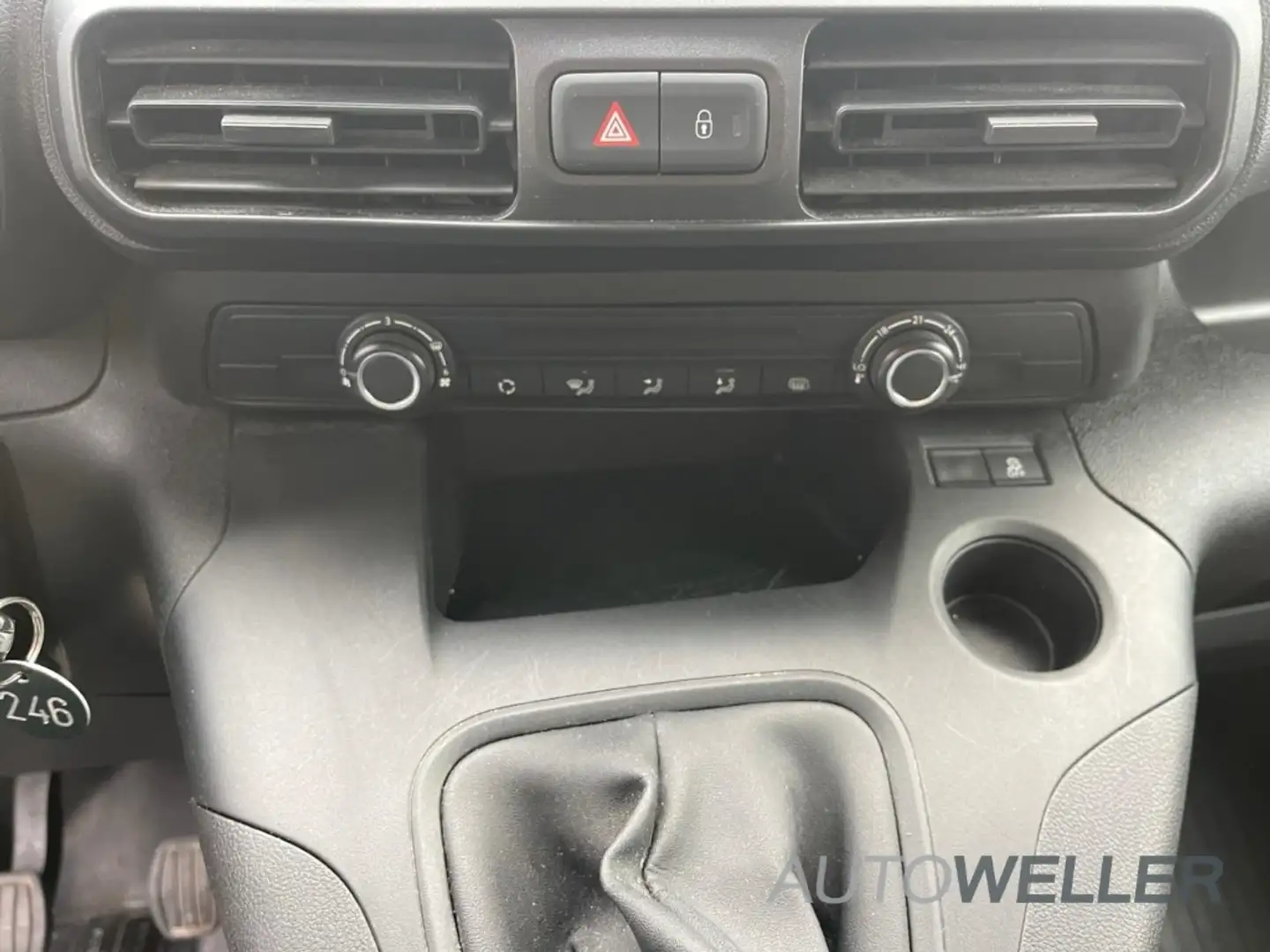 Toyota Proace City L1 1,5-l D-4D S&S Duty *Bluetooth* Weiß - 2