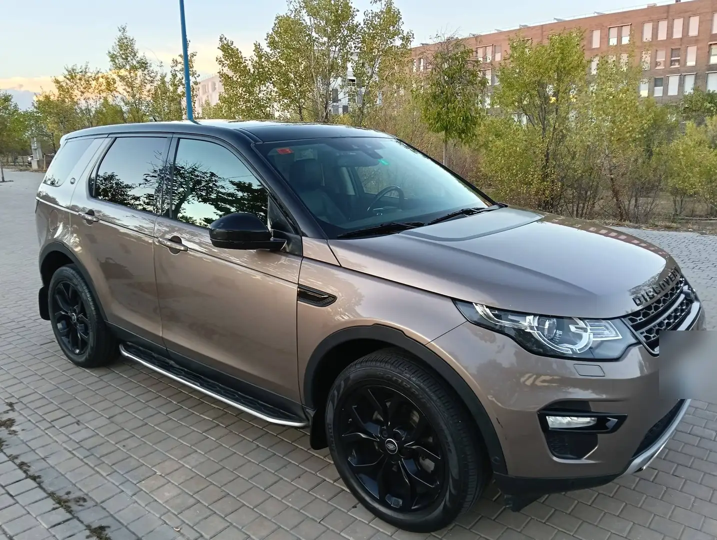 Land Rover Discovery Sport Discovery Sport 2.2SD4 HSE Luxury 7pl. 4x4 Aut. 190 HSE Luxury Bronce - 1