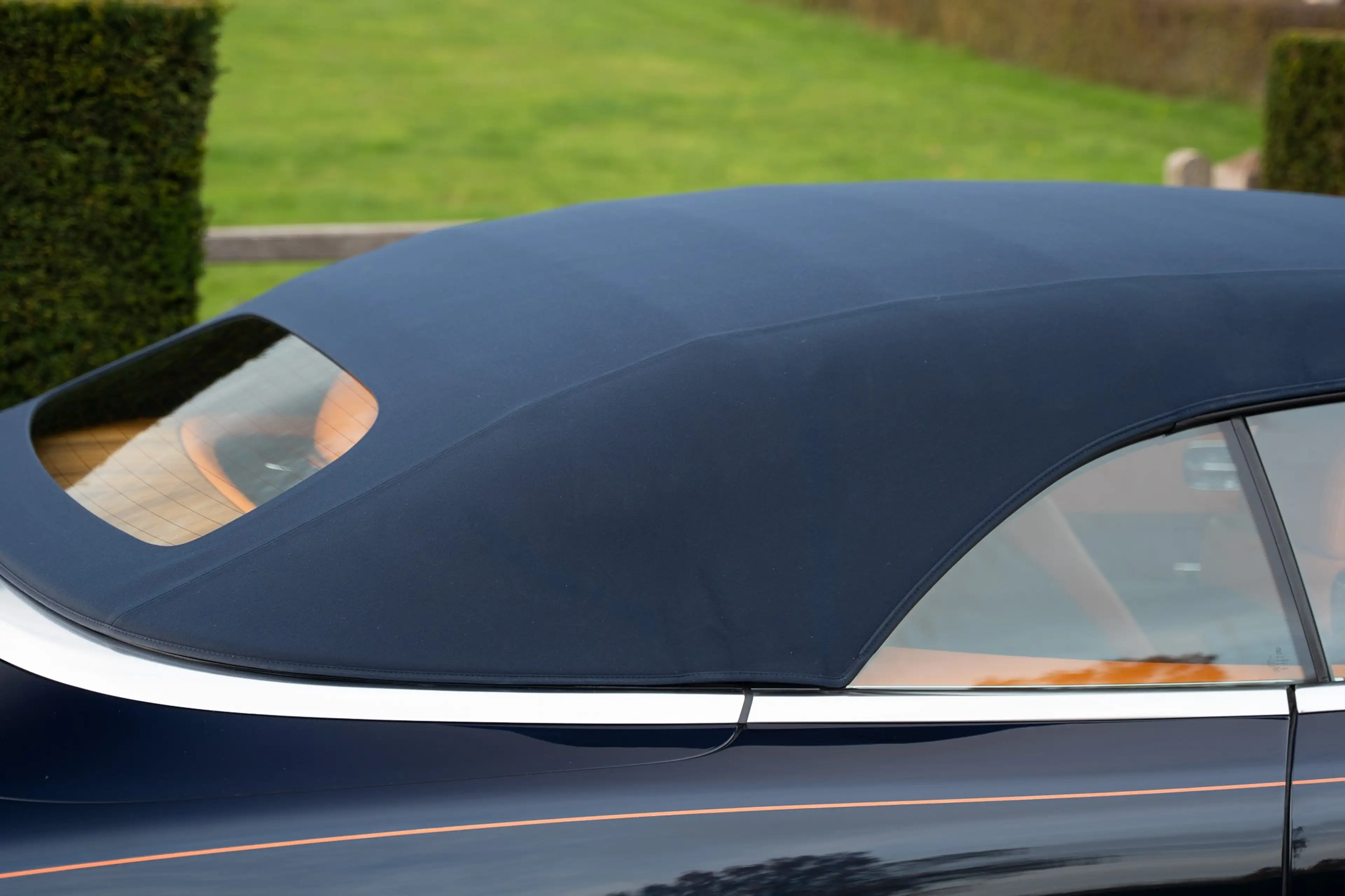 Rolls-Royce Dawn 6.6l V12 — photo 9