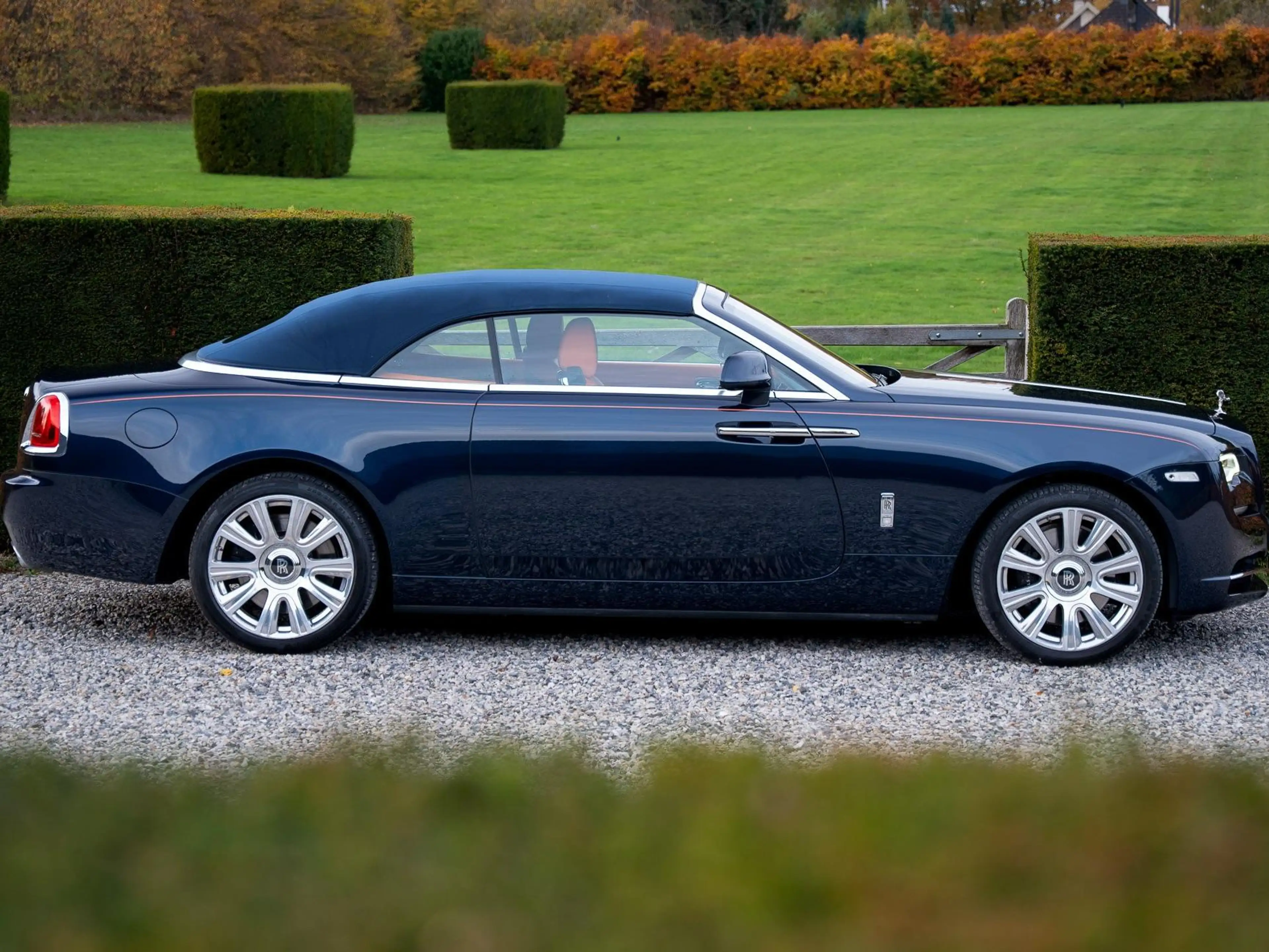 Rolls-Royce Dawn 6.6l V12 — photo 8