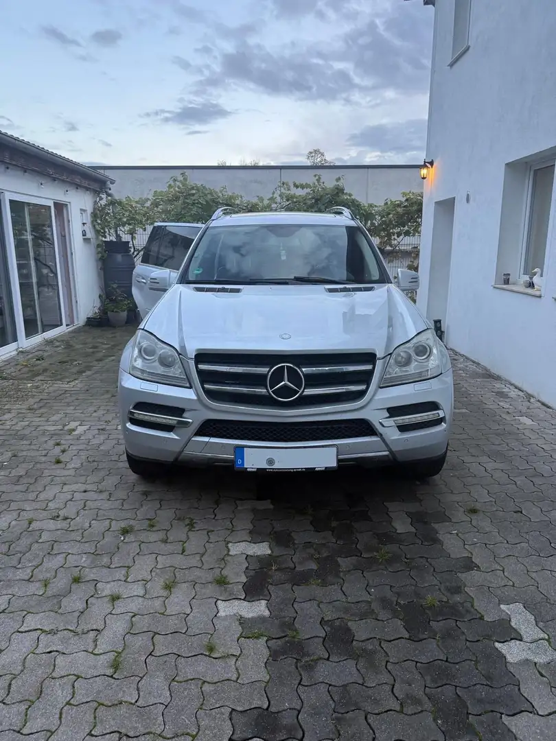 Mercedes-Benz GL 450 4Matic mit LPG- Gasanlage Silber - 1