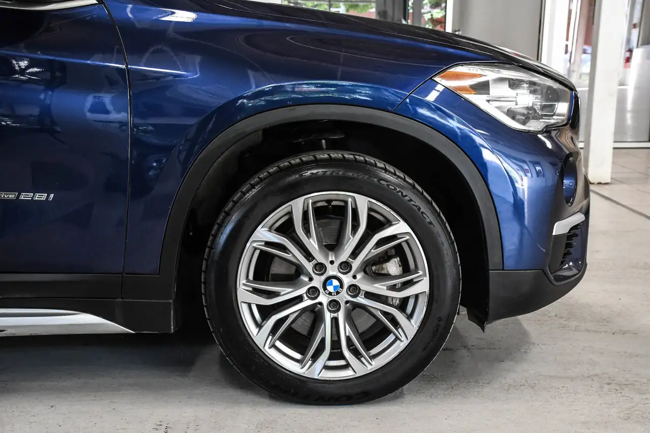 BMW X1 photo BMW X1