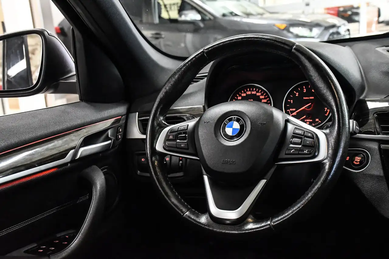 BMW X1 photo BMW X1