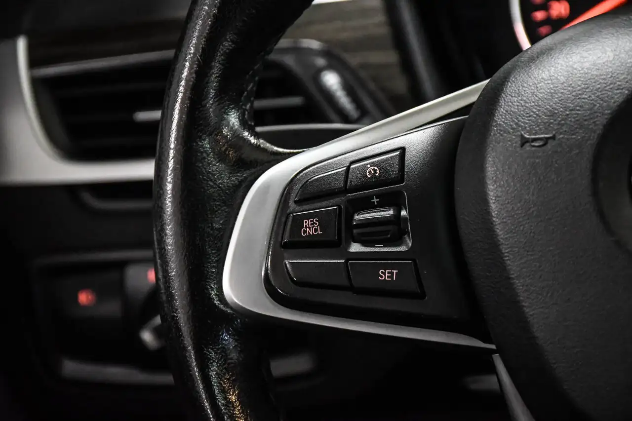 BMW X1 photo BMW X1