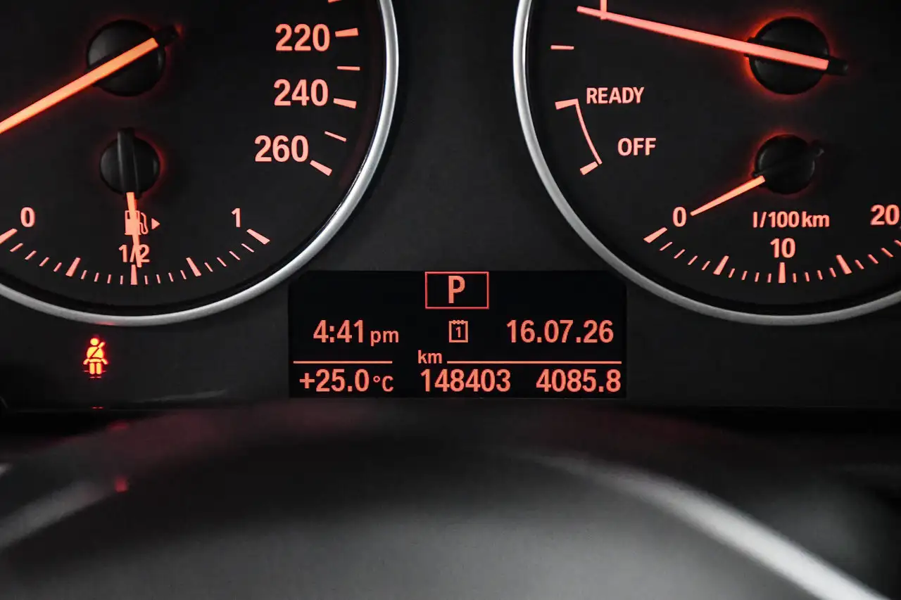 BMW X1 photo BMW X1