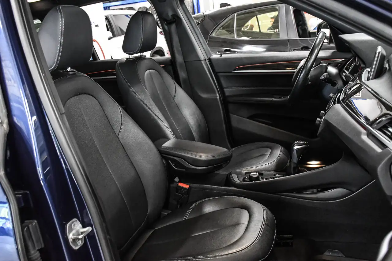 BMW X1 photo BMW X1