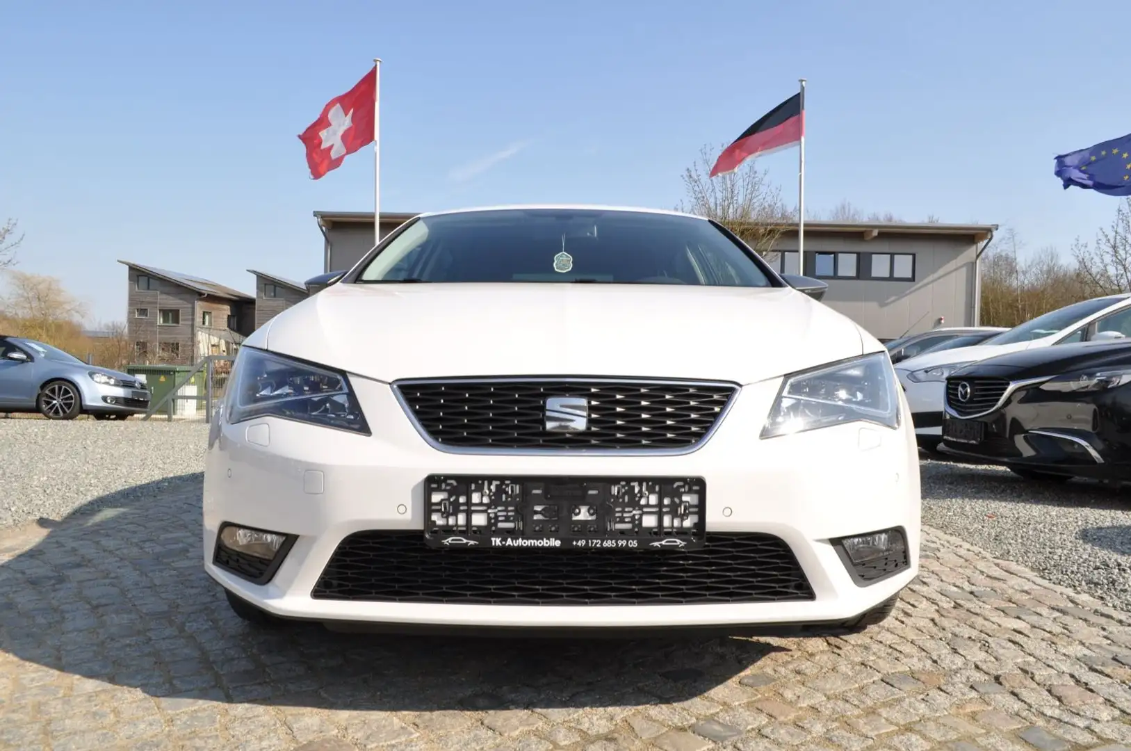 SEAT Leon Connect TÜV/AU NEU/S-HEFT/LED/NAVI/TEMPOMAT Weiß - 2