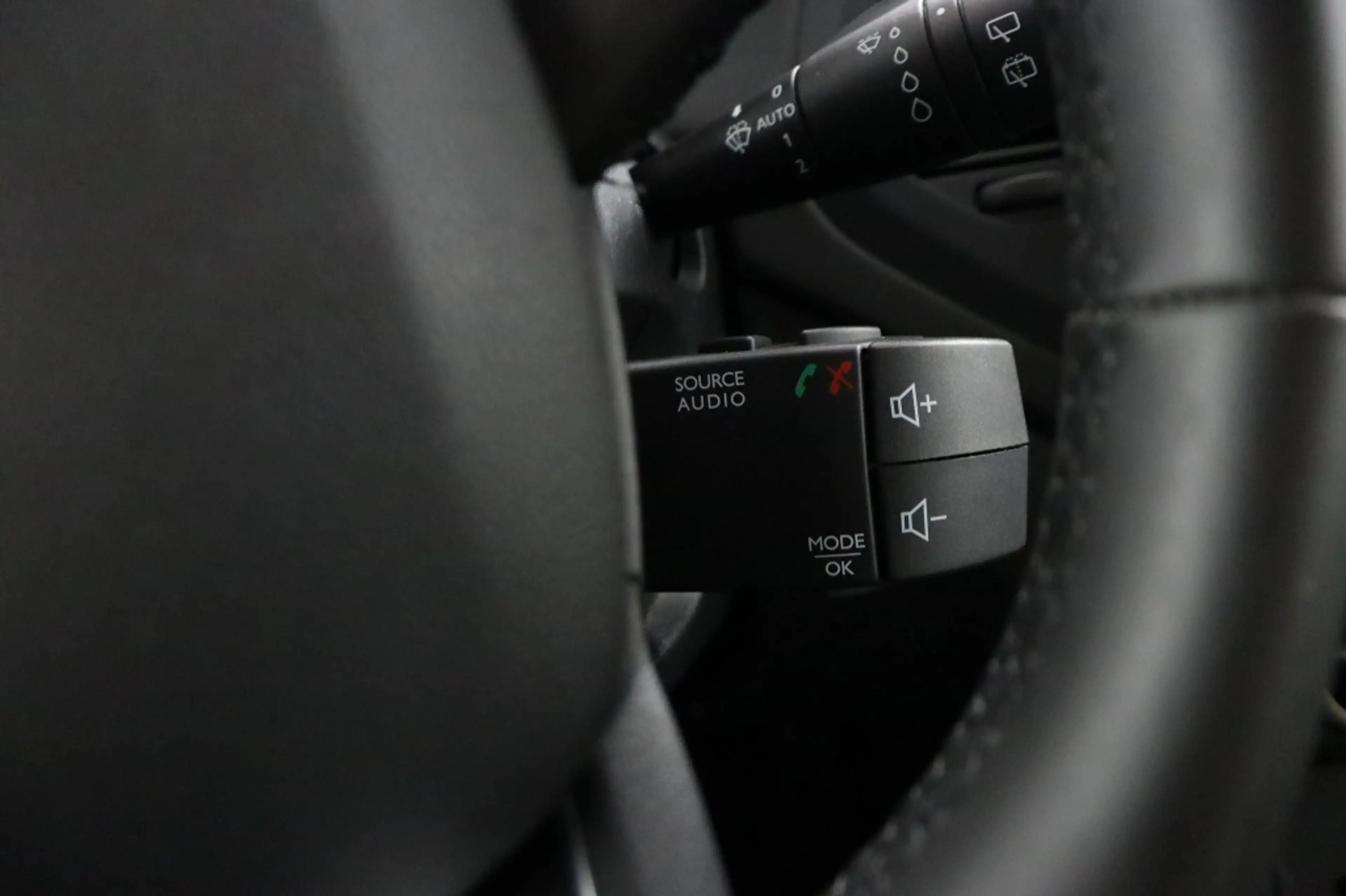 Renault Captur 0.9 TCE LIFE ECC/CRUISE/BLUETOOTH/PARK.SENS/LMV/TR — photo 29