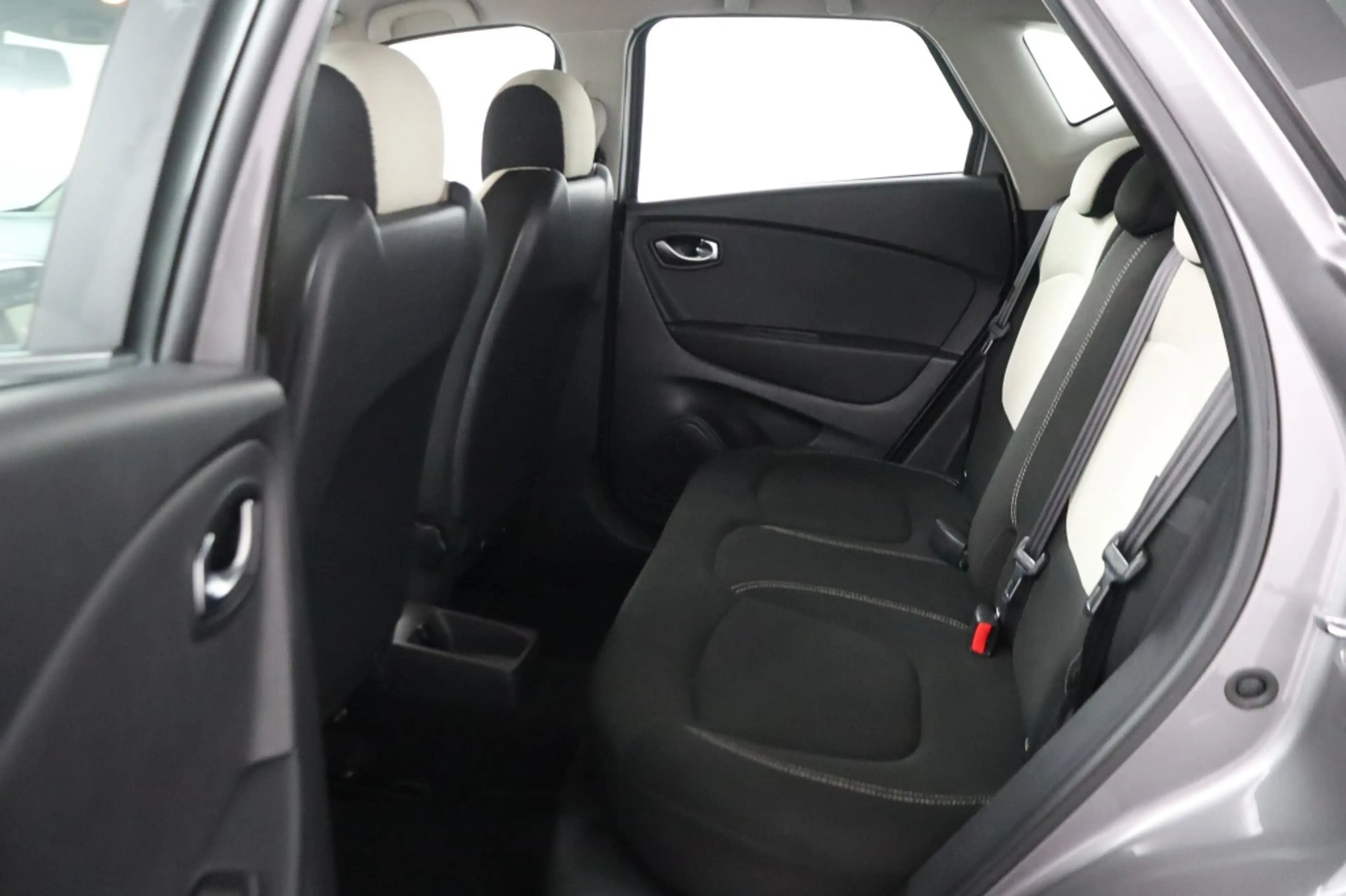 Renault Captur 0.9 TCE LIFE ECC/CRUISE/BLUETOOTH/PARK.SENS/LMV/TR — photo 16