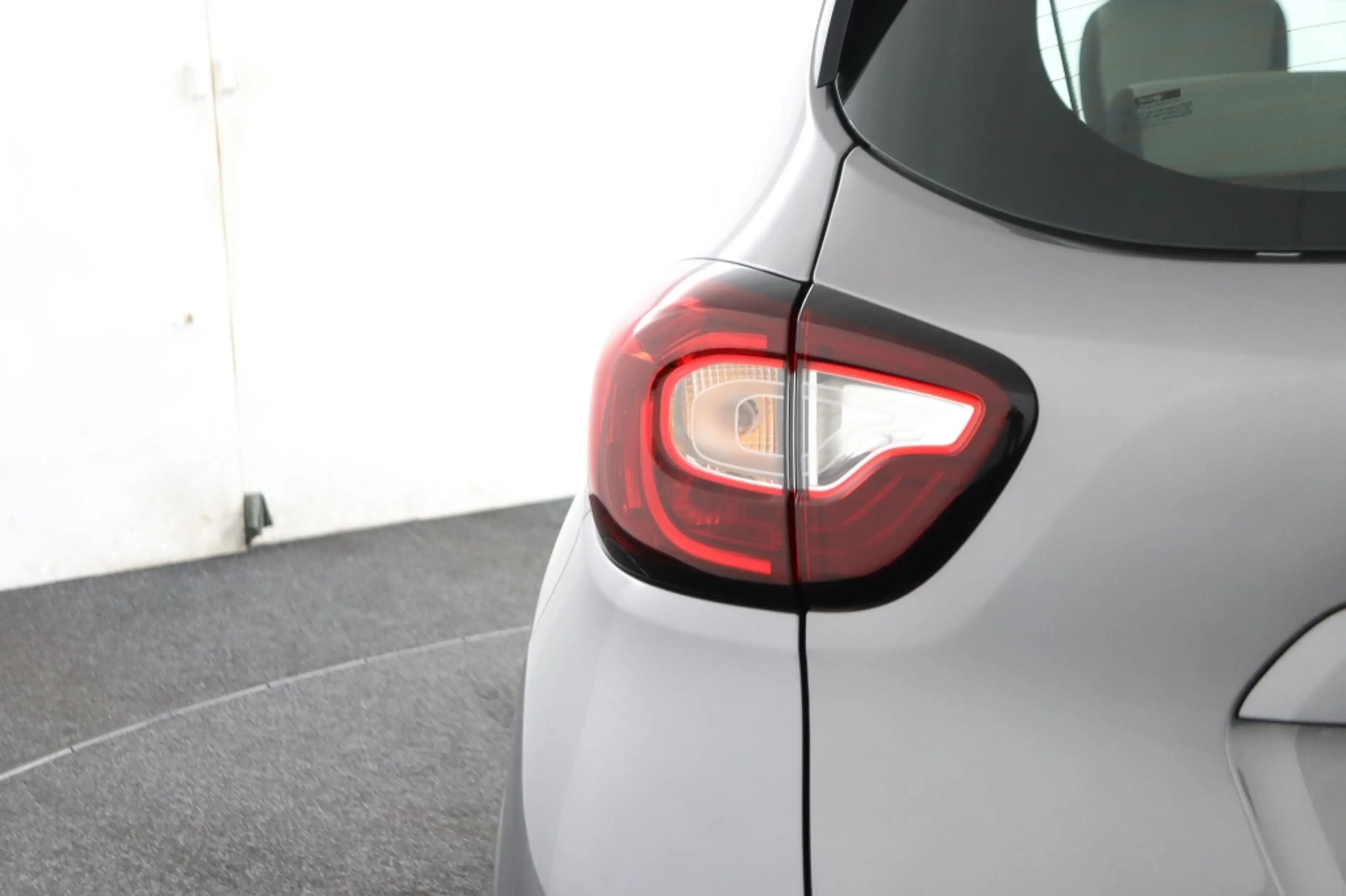 Renault Captur 0.9 TCE LIFE ECC/CRUISE/BLUETOOTH/PARK.SENS/LMV/TR — photo 12