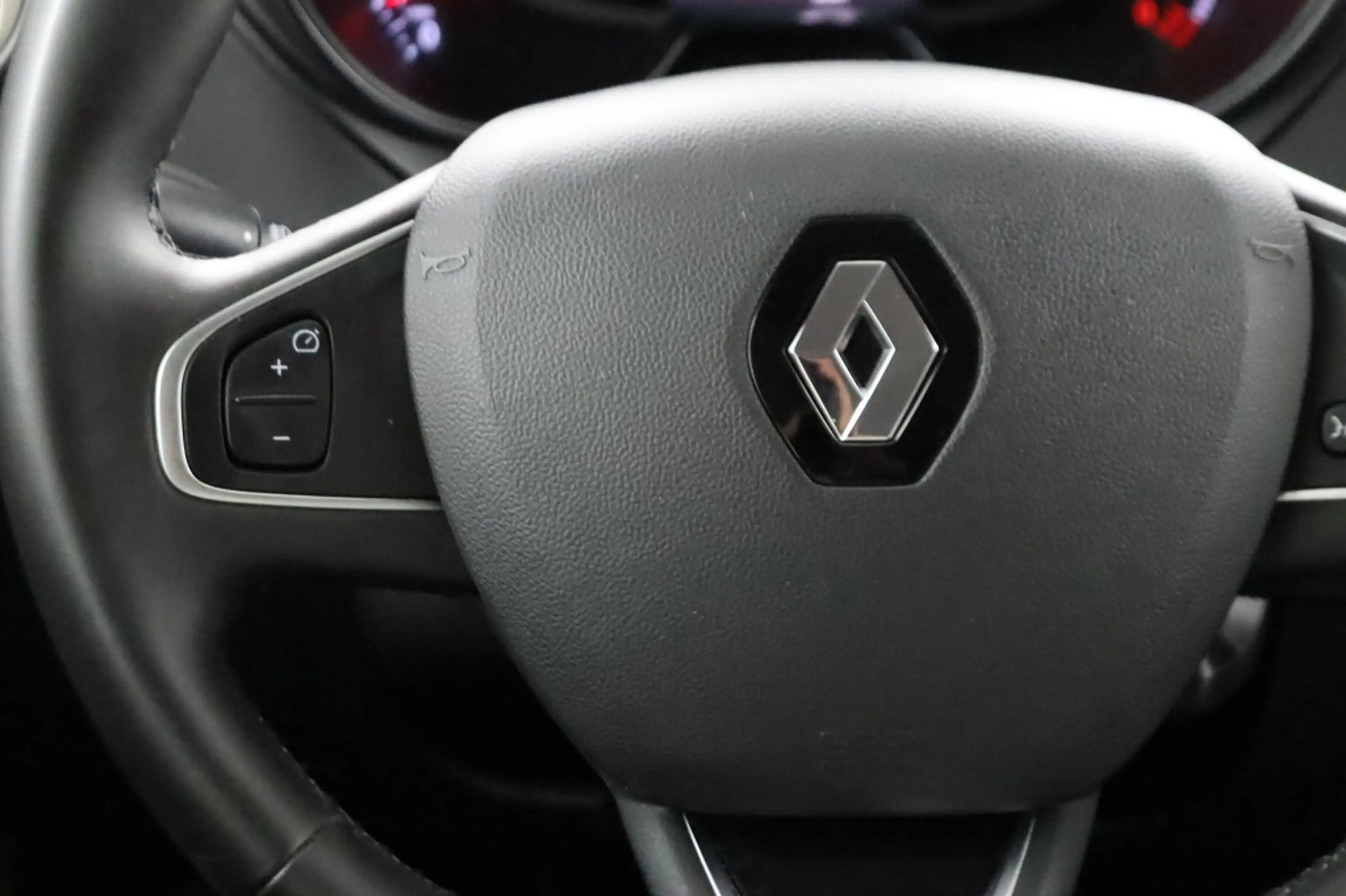 Renault Captur 0.9 TCE LIFE ECC/CRUISE/BLUETOOTH/PARK.SENS/LMV/TR — photo 31