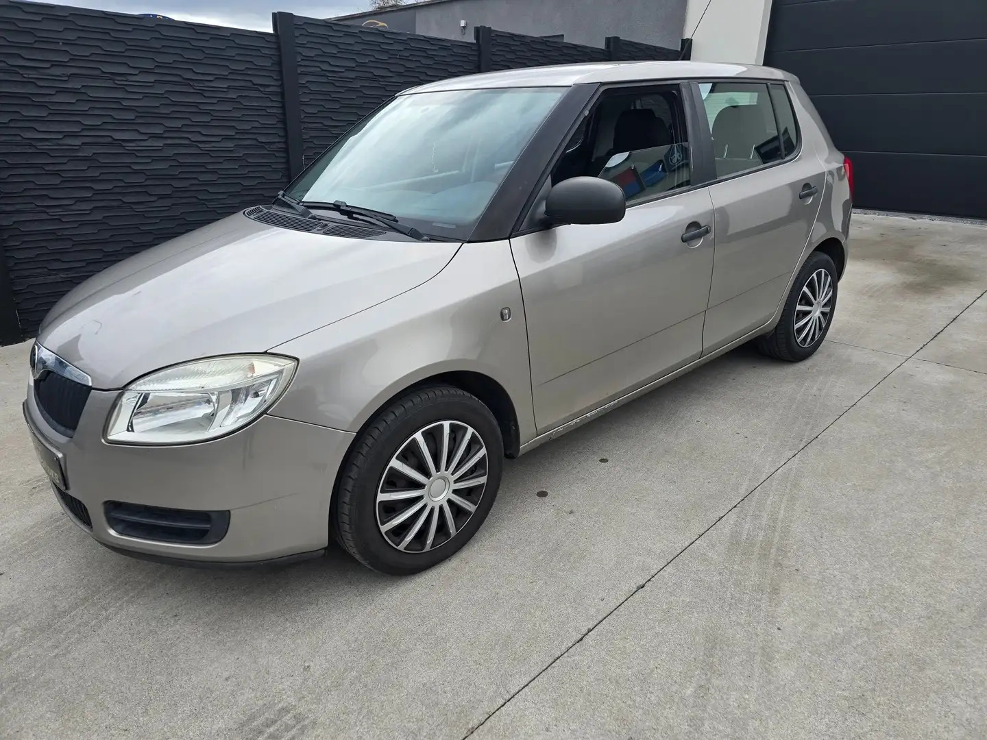 Skoda Fabia 1.2i Ambiente *** prete a immatriculer *** Bronze - 2