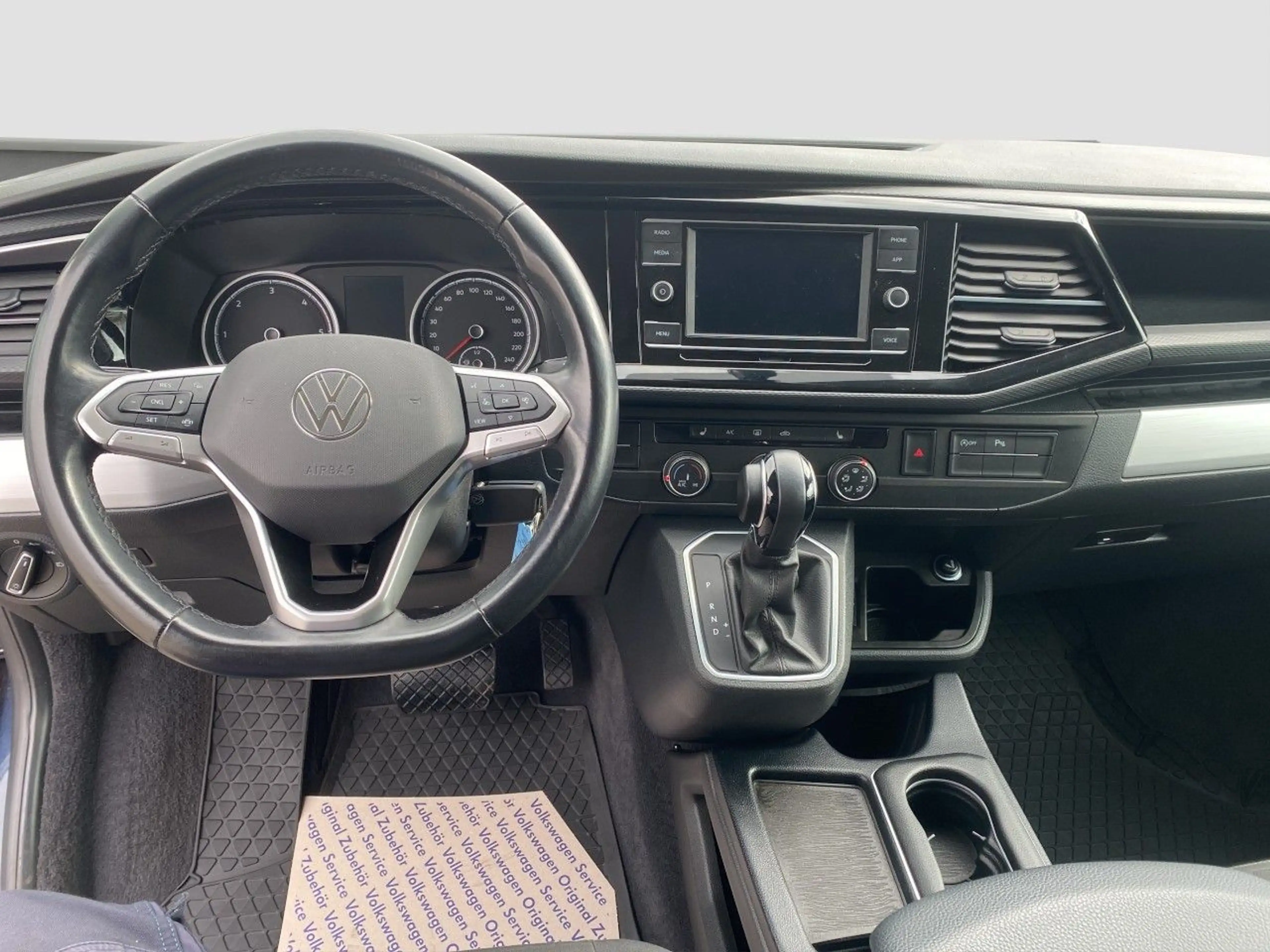 Volkswagen T6.1 Multivan 2.0 TDI Comfortline LED PDC STANDHZ Klima — photo 11