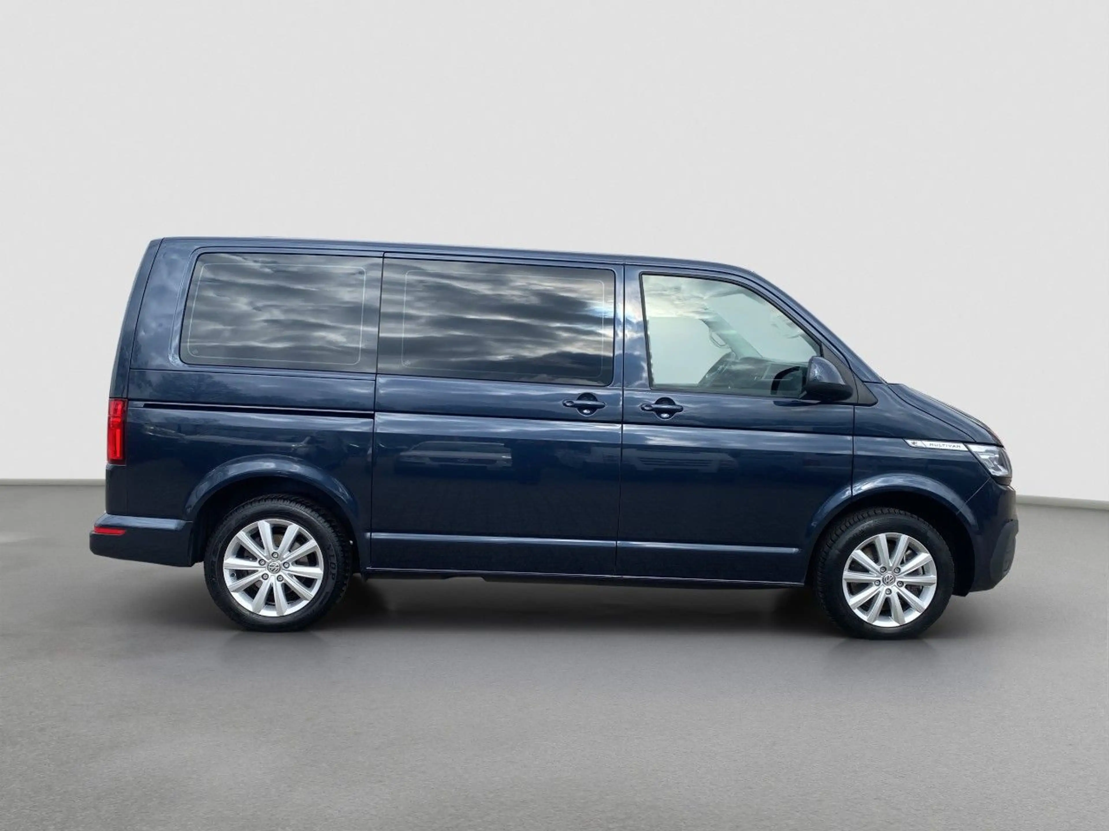 Volkswagen T6.1 Multivan 2.0 TDI Comfortline LED PDC STANDHZ Klima — photo 7