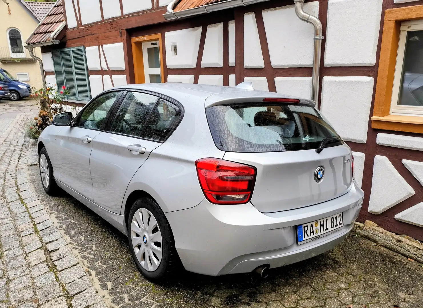 BMW 114 114i Grey - 2