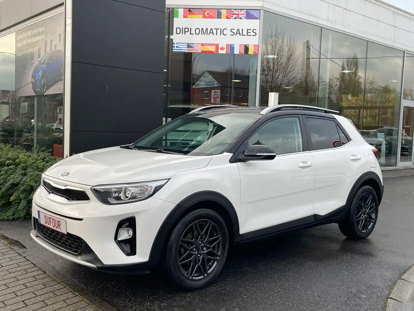 Kia Stonic 1.0T 100 CV Black Edition Blanc - 1
