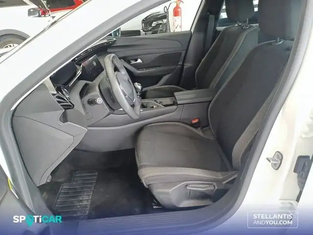 Peugeot 308 view 9