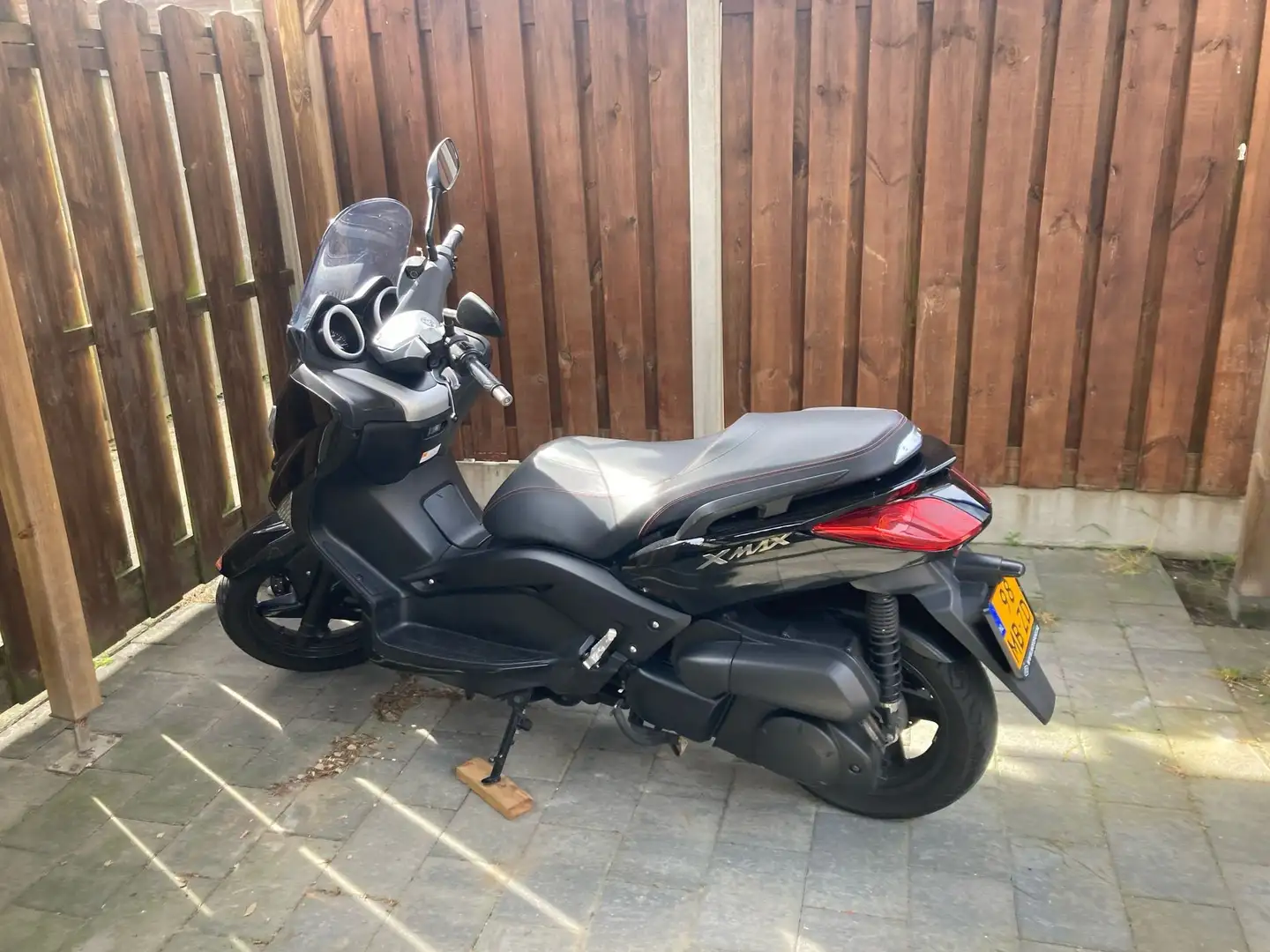 Yamaha X-Max 250 black edition Černá - 2