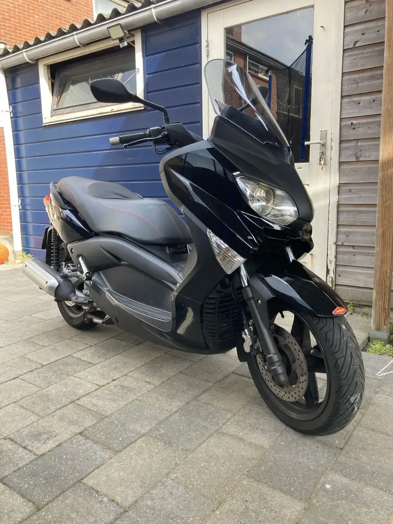 Yamaha X-Max 250 black edition Černá - 1