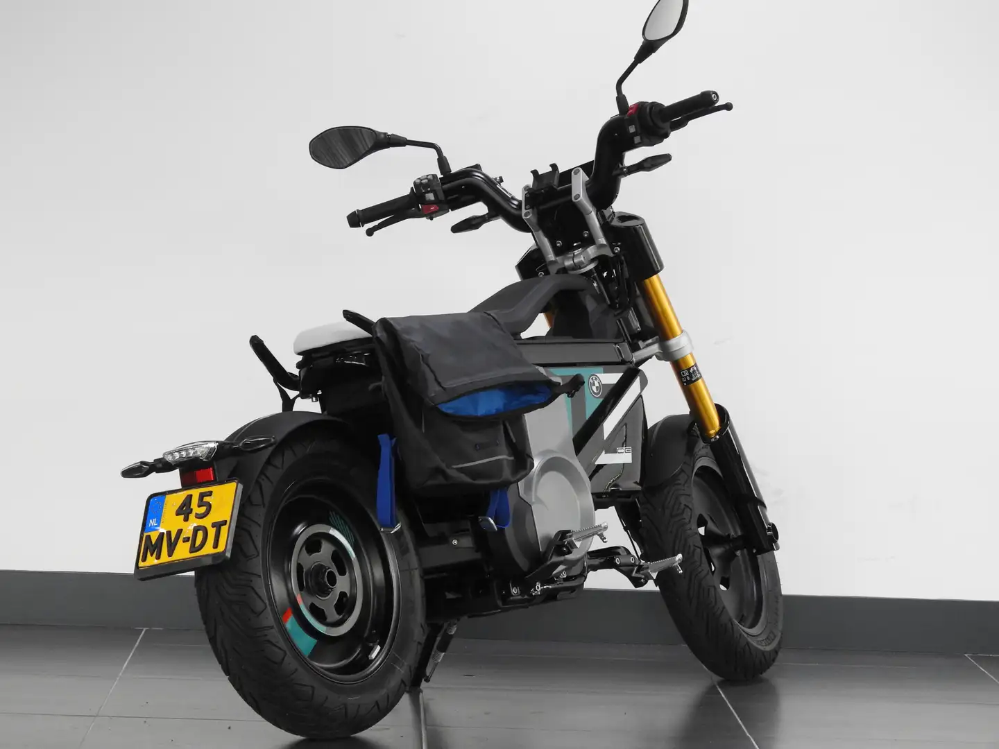 BMW CE 02 Zwart - 2