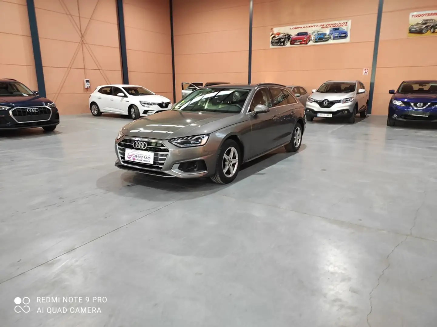 Audi A4 2.0TDI 110kW Beige - 1