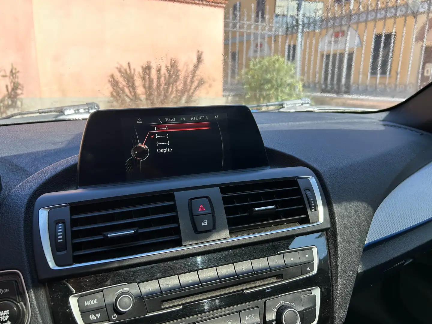 BMW 114 Serie 1 F/20-21 2015 114d Msport 3p Modrá - 2
