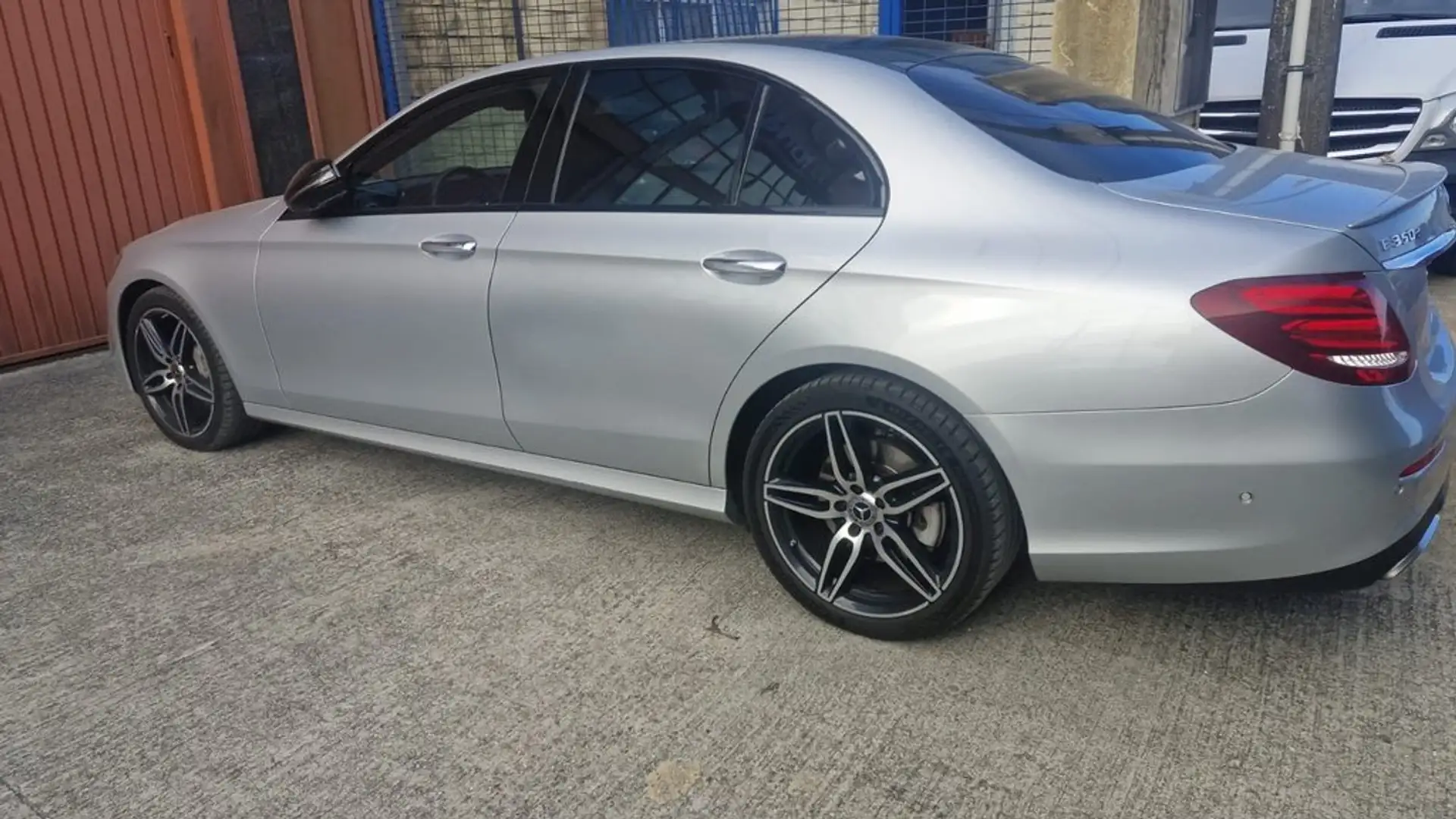 Mercedes-Benz E 300 D Avantgarde - 2