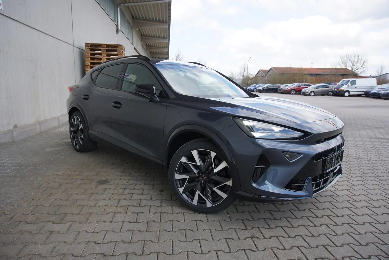 CUPRA Formentor VZ 2.0TSI 4Drive Navi/Mir Pano ACC Kamera Grau - 1