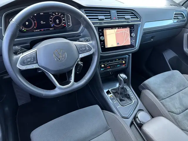 Volkswagen Tiguan Allspace view 11