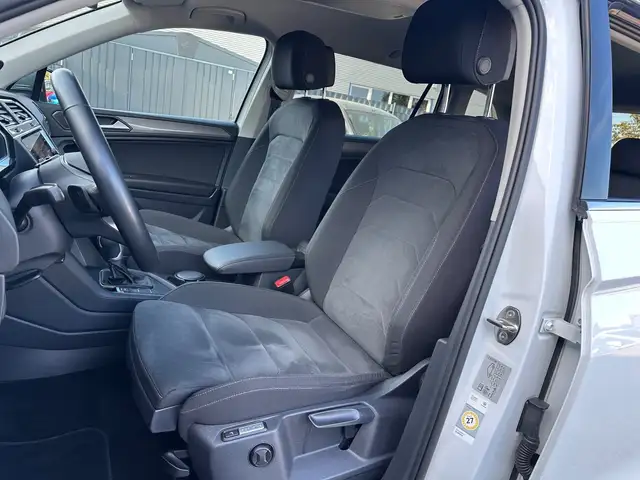 Volkswagen Tiguan Allspace view 12