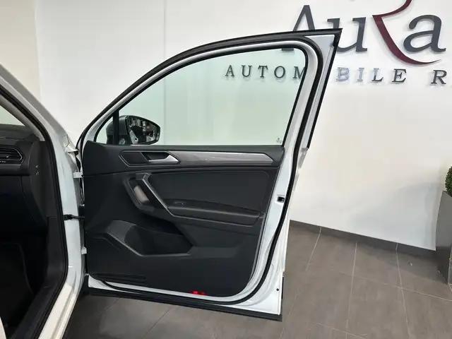 Volkswagen Tiguan Allspace view 7