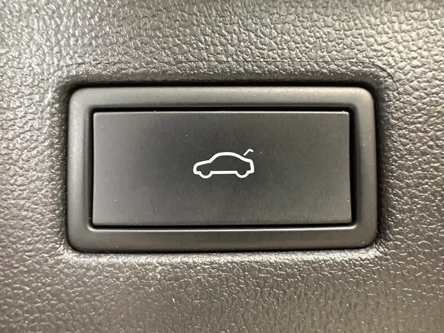 Volkswagen Tiguan Allspace view 9