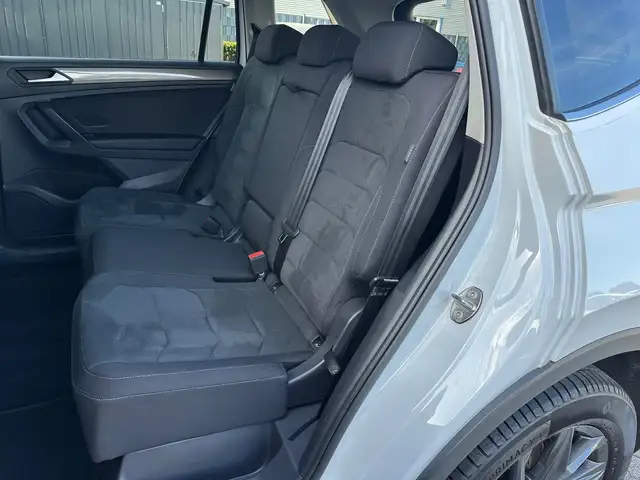 Volkswagen Tiguan Allspace view 13