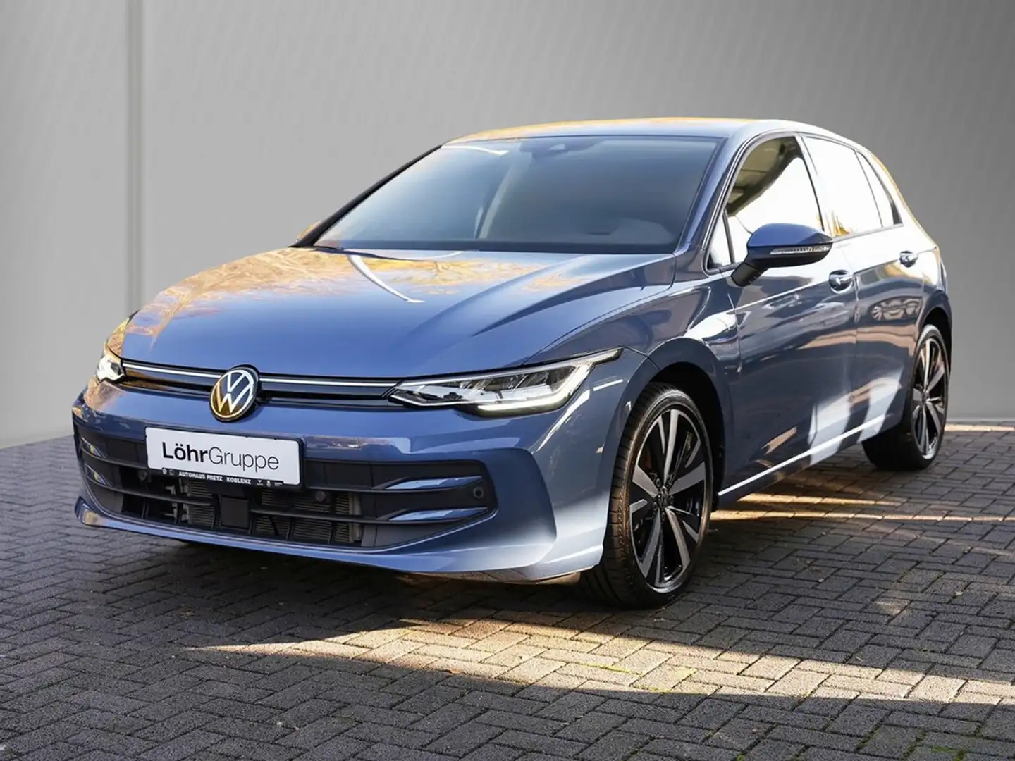 Volkswagen Golf 1.5 TSI Life AHK, Navi., App-Con., 18"Alu., PDC... Bleu - 2