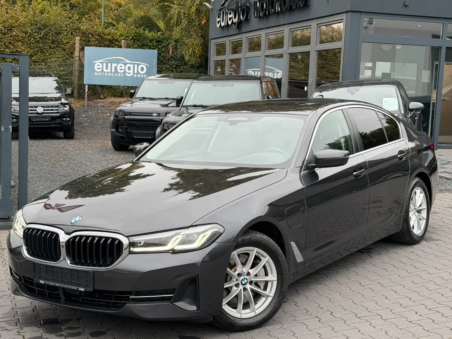 BMW 530 e xDrive Aut. 1 Hand - Head Up - LED /// Grau - 2