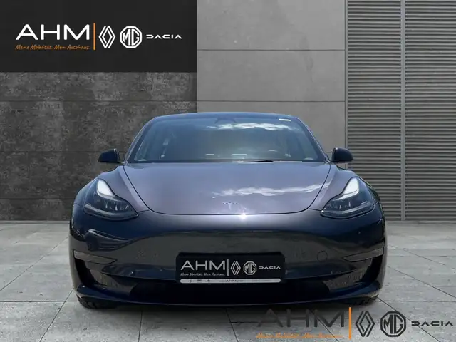 Tesla Model 3 view 3