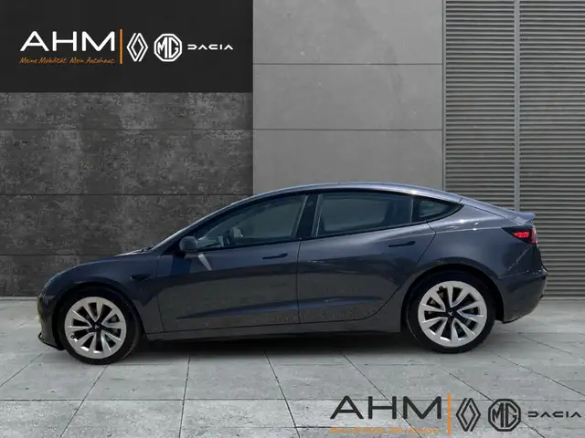 Tesla Model 3 view 5