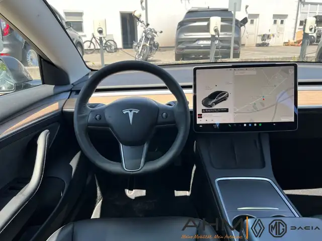 Tesla Model 3 view 15