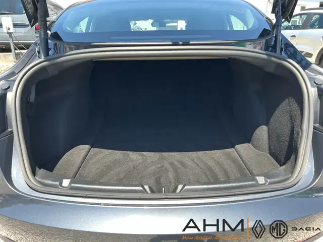 Tesla Model 3 view 9