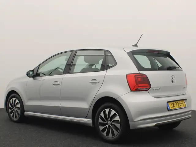 Volkswagen Polo view 3